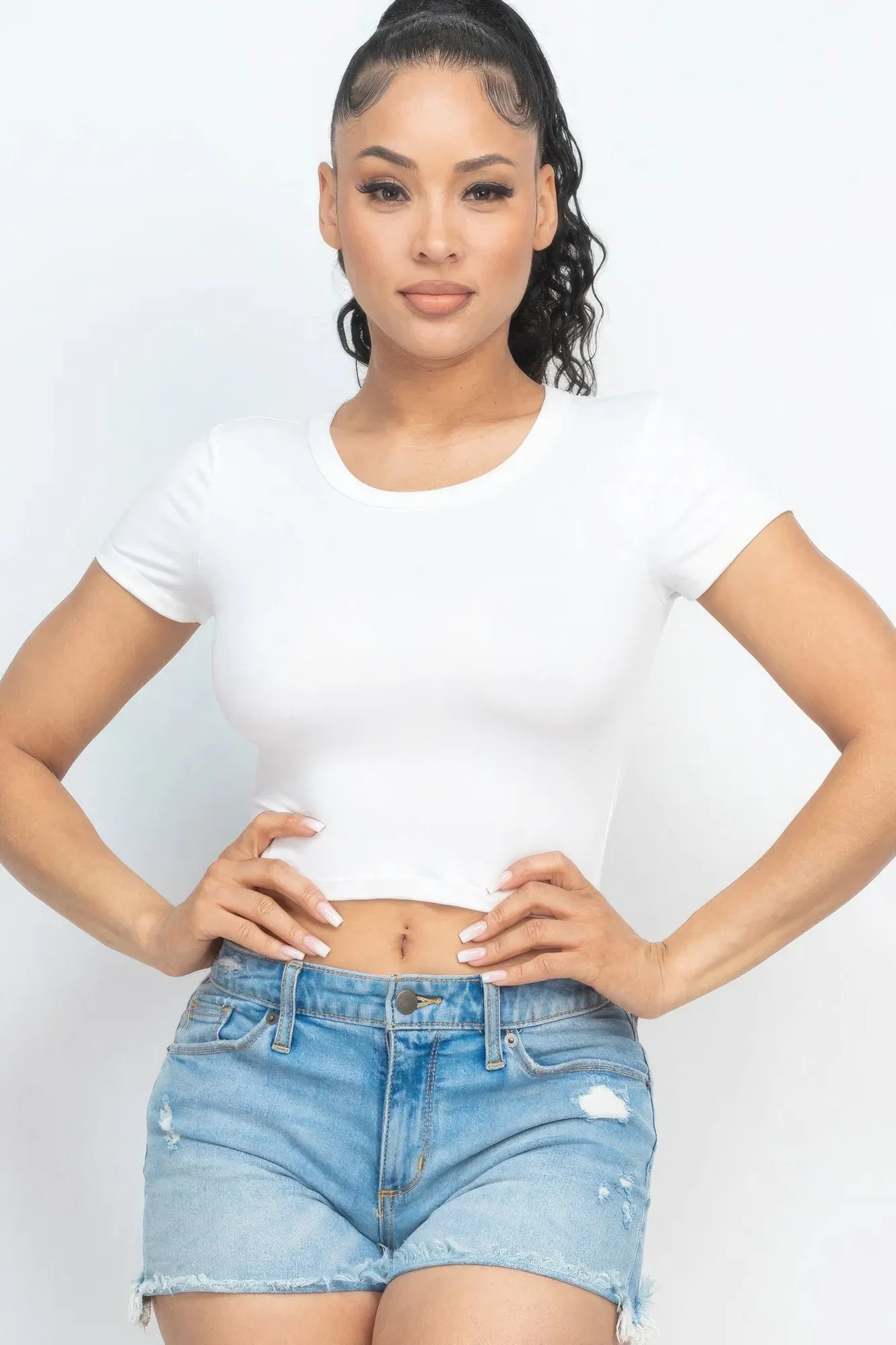 Short sleeve roundneck crop top